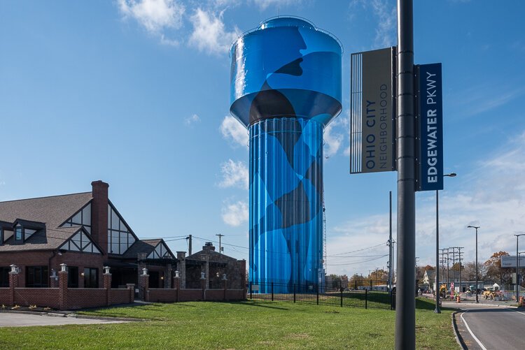 Water tower mural off the west end Shoreway by Spanish street artist Sam3 