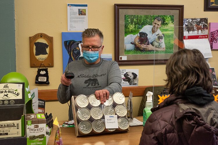 Kevin_Schmotzer of Pet-Tique