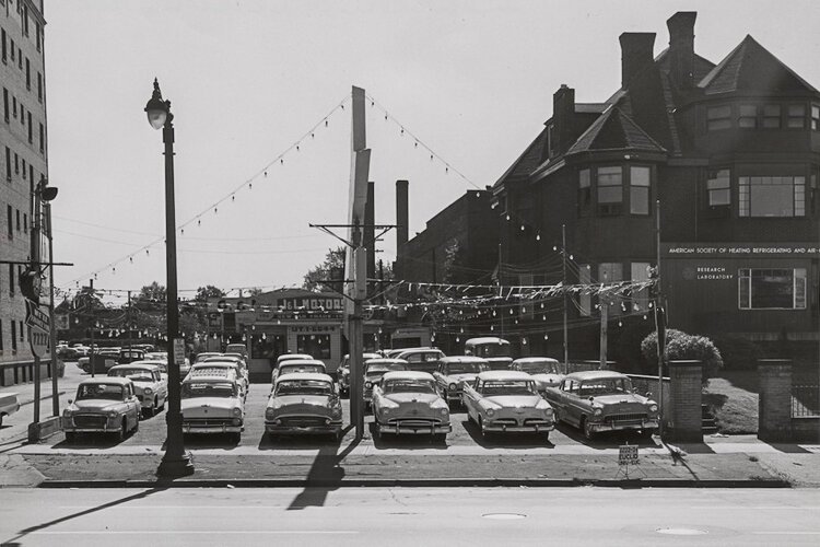 ASHRAE operated its national research laboratory in the Allen-Sullivan House from 1947 until 1961