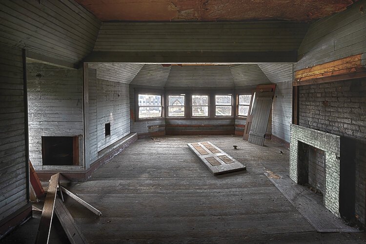 Interior of the Allen-Sullivan house in 2020 before demolition in 2021