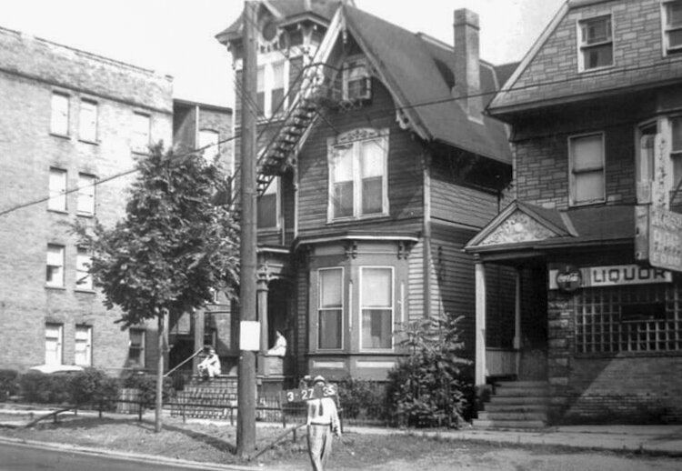 The Spitzer-Dempsey House at 2830 Franklin Blvd in 1960
