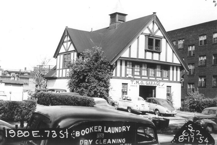 Morris A Bradley Carriage House Street Card