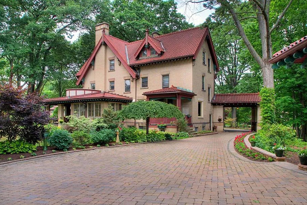 Home designed by Cleveland architect Harlen E. Shimmin on Arlington Rd. in Cleveland Heights