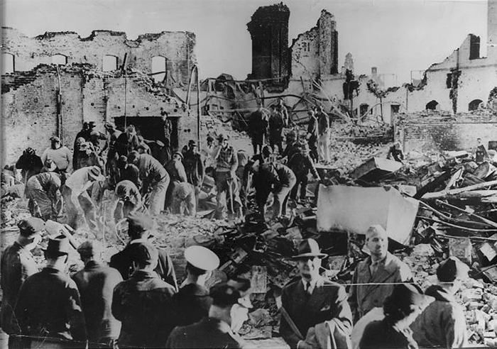 Wreckage of the East Ohio Gas Co. explosion, 1944