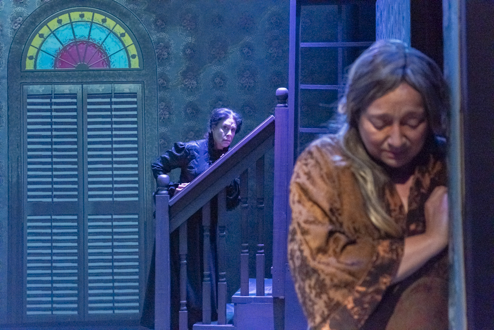 LatinUs Theater - Los Soles Truncos