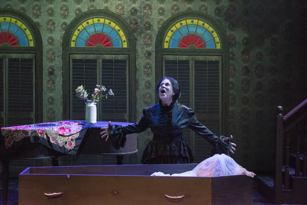 LatinUs Theater - Los Soles Truncos
