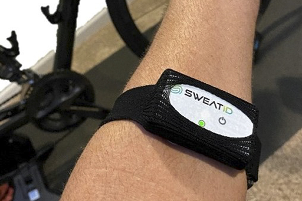 SweatID lets you accurately measure sodium concentration in your sweat, providing the key to personalized hydration plans