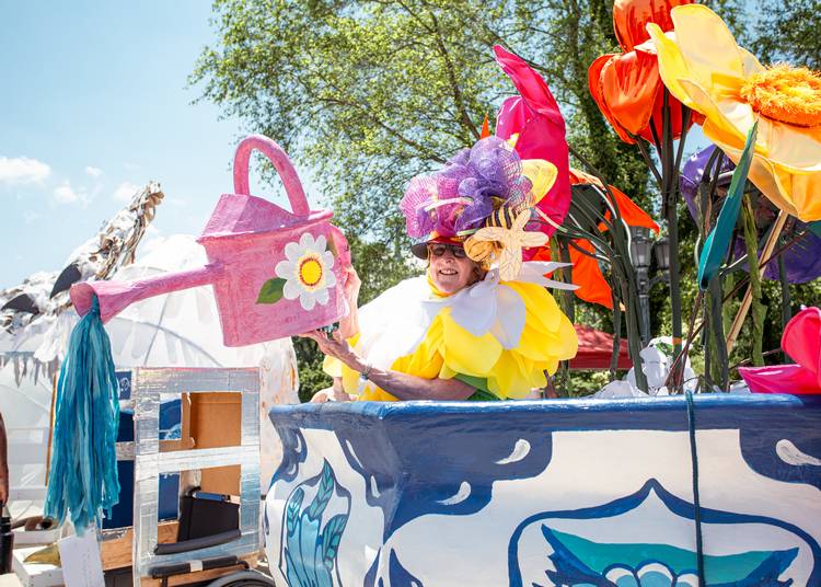 A watering flower on a flower ensemble.