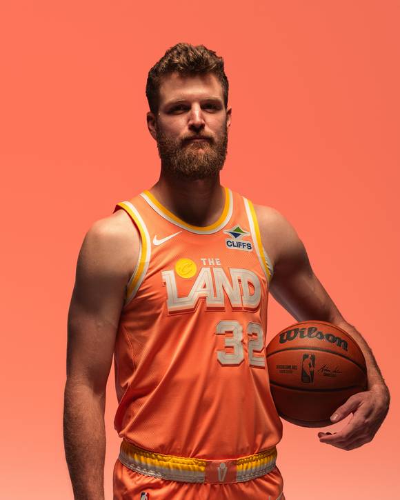 Dean Wade in the Cavs' 2025-26 City Edition uniform.