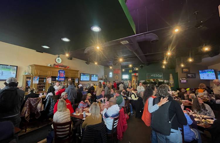 It was a packed house at New Heights Grill for the Women's Hockey Olypmic Gold Game.