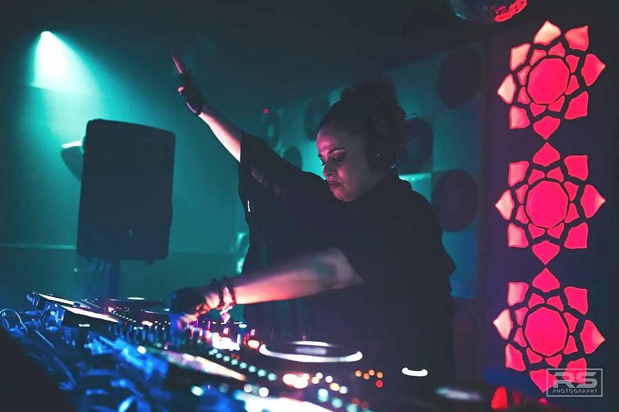 DJ LOLO
