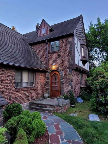 Leafguard avoid the typical gutter clogging problems with a one-piece, seamless system that captures water and carries it away from the house.