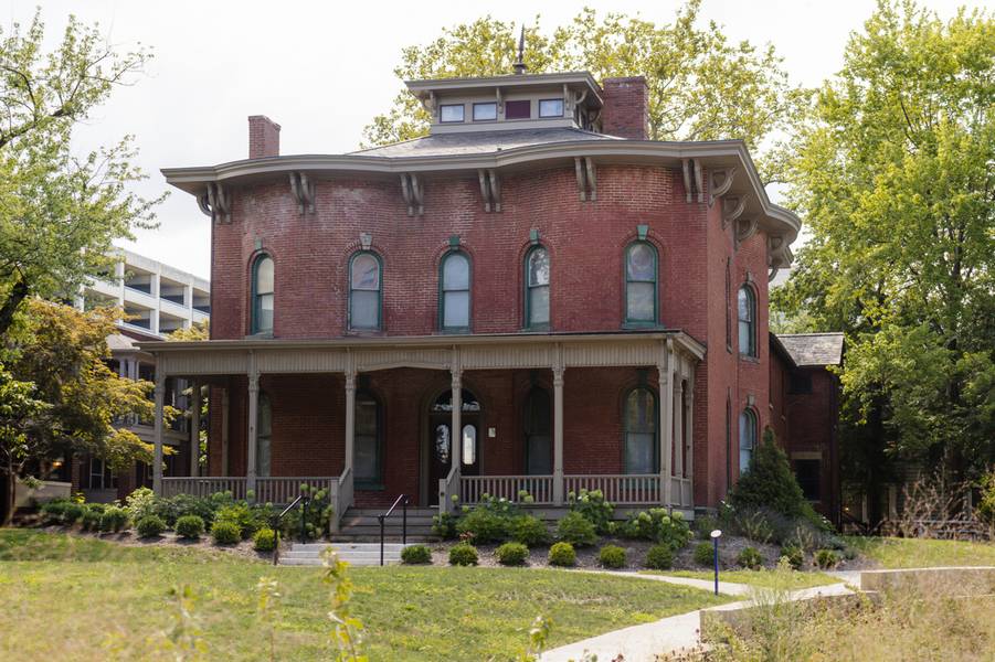 Cozad-Bates House
