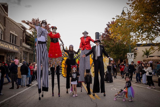 Parading t Cleveland Public Theatre's annual Día de Muertos.