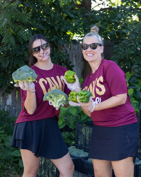 Volunteers with the Cleveland Cavaliers and KeyBank partner with Greaterer Cleveland Food Bank this summer to hold five Community Markets across Northeast Ohio.