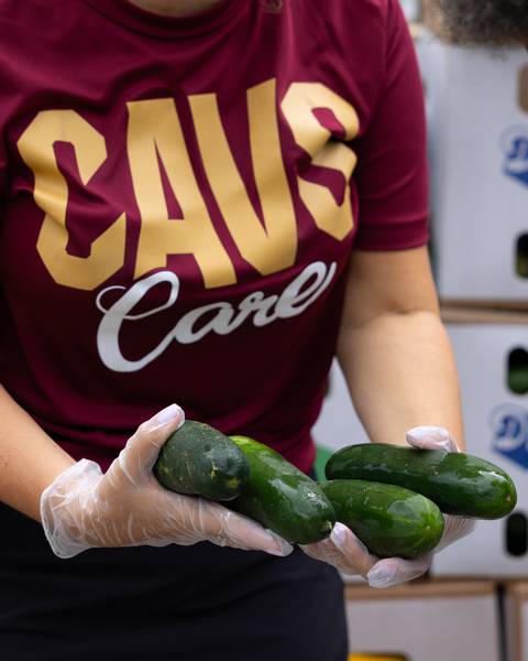 Volunteers with the Cleveland Cavaliers and KeyBank partner with Greaterer Cleveland Food Bank this summer to hold five Community Markets across Northeast Ohio.