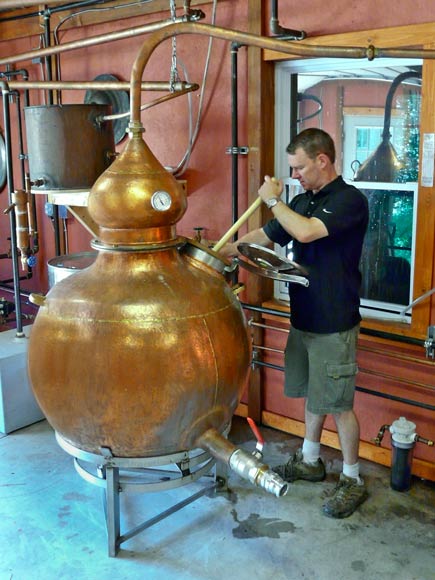 tom_herbruck-copper_potstill.jpg