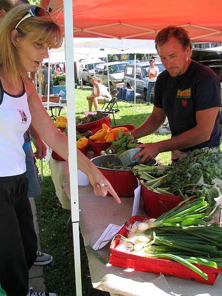 tremont_farmers_mkt_06.jpg