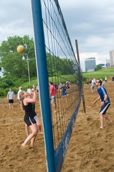 cleveland_plays_volleyball_086.jpg
