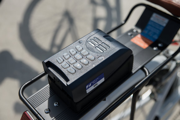 The lockbox where the bike key is stored