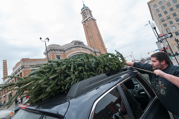 <span class="content-image-text">Christmas Tree sales in Ohio City</span>