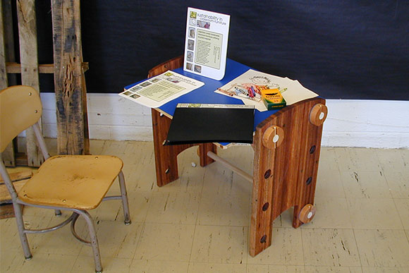 CIA student Yuichi Ogura - Convertable Chair for the pallet board challenge