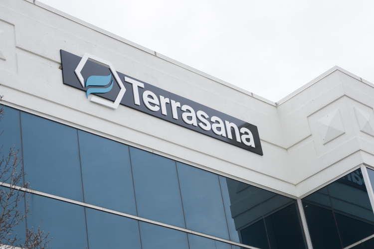 terrasana_cannabis_co-grand_opening_002.jpg