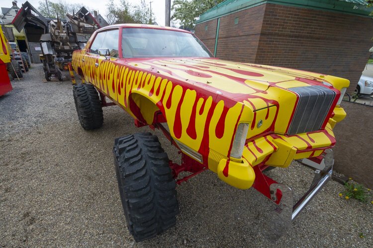 Tim Willis likes ketchup red and mustard yellow.