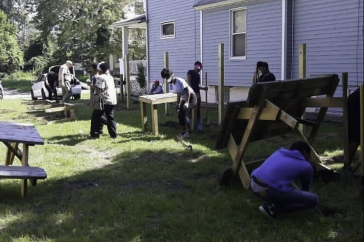 Erika Ervin’s “Urban Pocket Park Farmers Market” program builds off her expertise in revitalizing over 7 vacant lots into “pocket parks” where community residents can gather to grow food, socialize, and participate in arts programming.