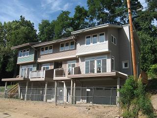 Footbridge Townhomes under construction in 2010