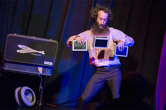 WIZBANG! Theatre’s world champion star juggler Will Juggle