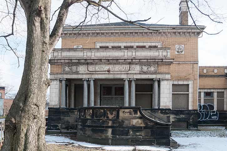 Olney mansion art gallery in 2014 before restoration