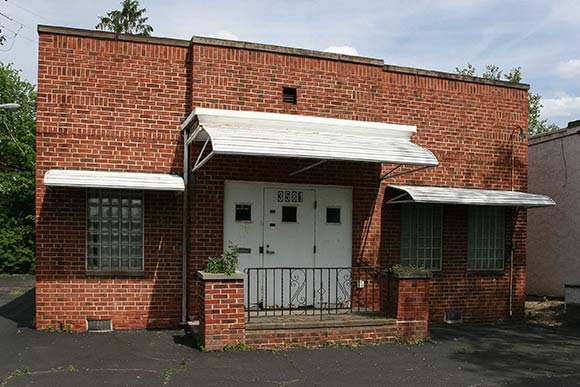 3581 Lee Rd - before