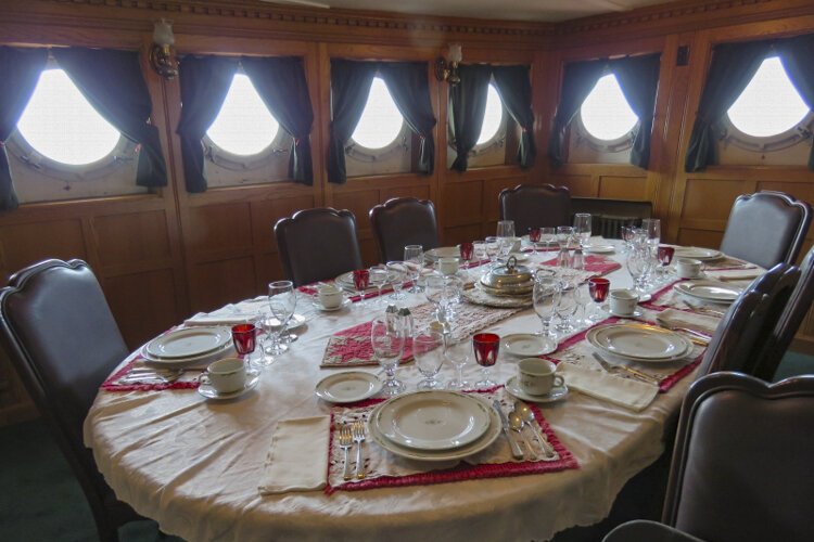 Guests' dining room