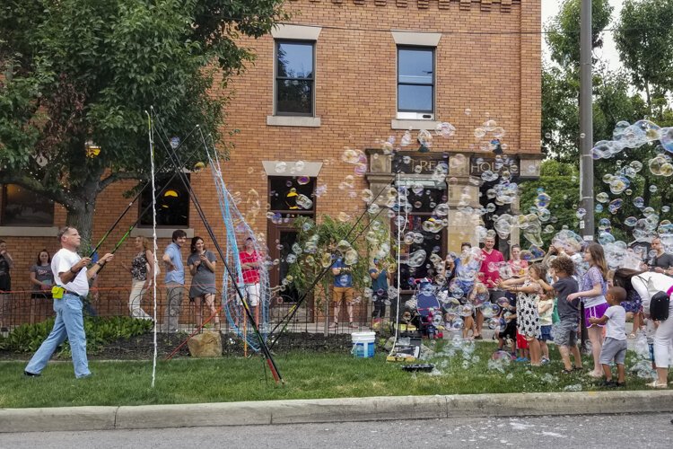 Gary Pearlman, aka Dr. U.R. Awesome, performing at Walkabout Tremont