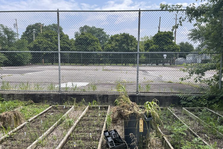Location of the Sport Court relative to the Learning Garden at Mary Bethune.