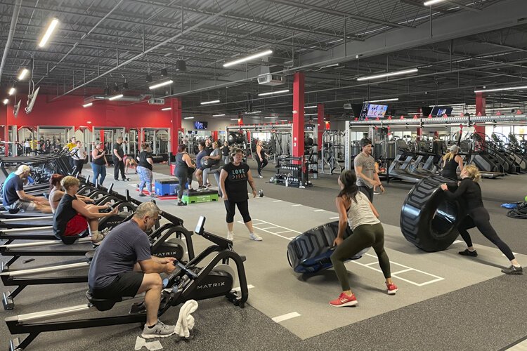 UFC Gym Middleburg Heights members participating in a Daily Ultimate Training (DUT) circuit training workout on May 24, 2021. 