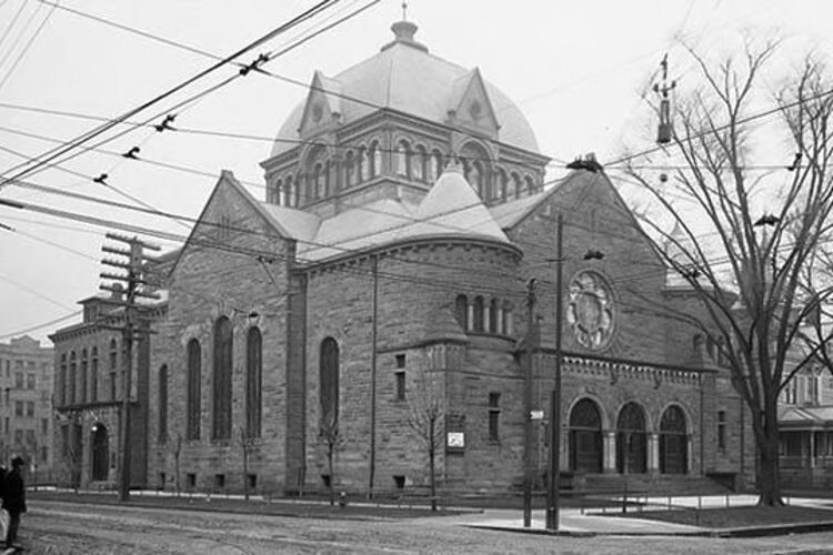 Built in 1894 for Temple Tifereth Israel at the corner of E.55th, then known as Wilson Ave.