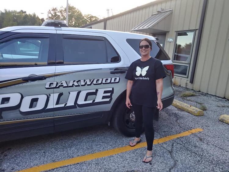 Project White Butterfly spreads personal, handwritten messages of encouragement to people struggling with addiction.